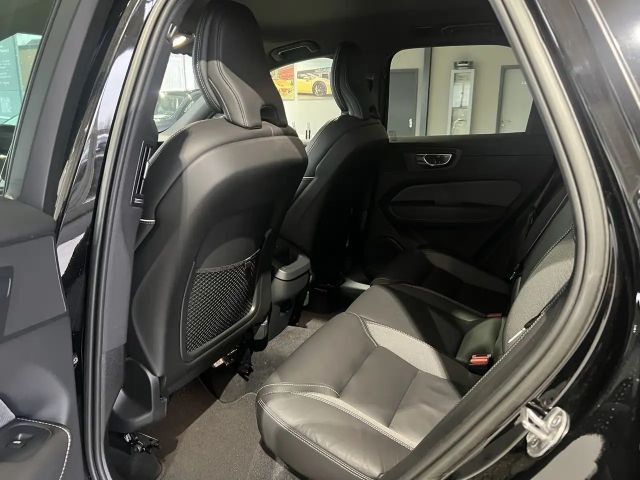 Volvo XC60 AWD Dark Plus