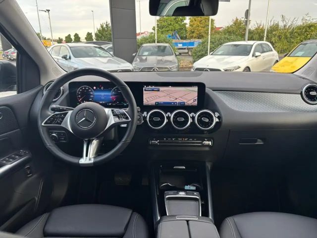 Mercedes-Benz B 180 Sedan