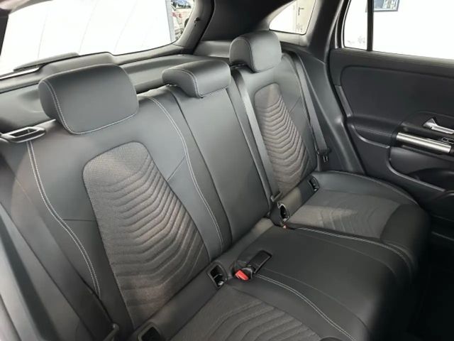 Mercedes-Benz GLA 200 Progressive