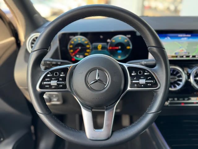 Mercedes-Benz EQA 300 4MATIC