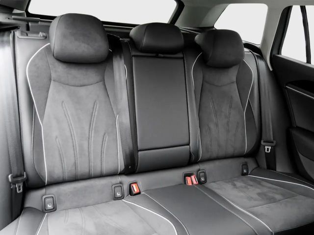 Volkswagen Passat 1.5 eTSI Business DSG Variant