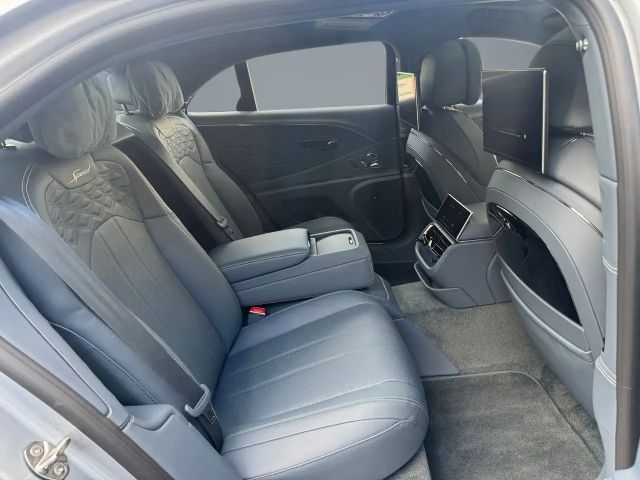 Bentley Flying Spur Hybrid V8