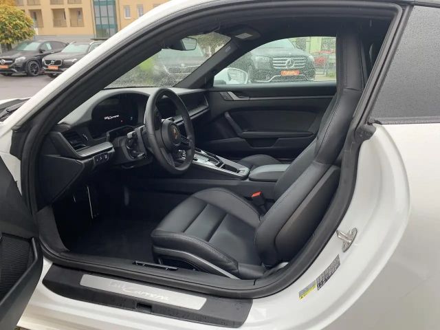 Porsche 992 Carrera Coupé