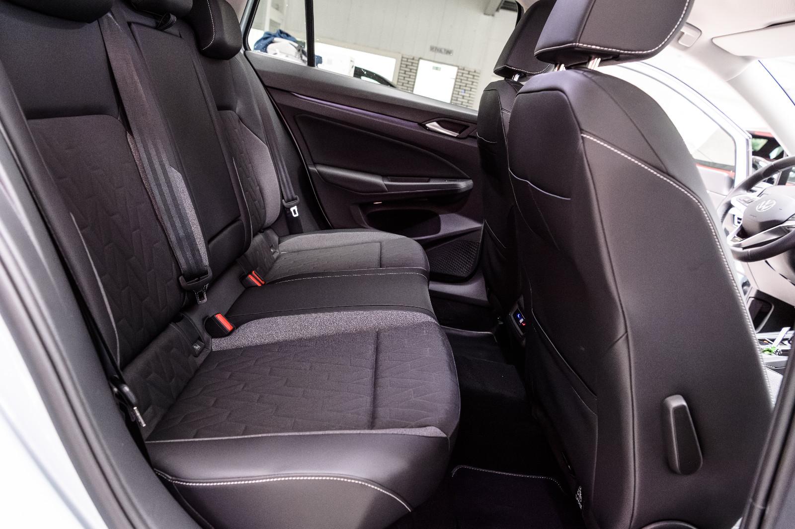 Volkswagen Golf 1.5 eTSI DSG Golf VIII Variant