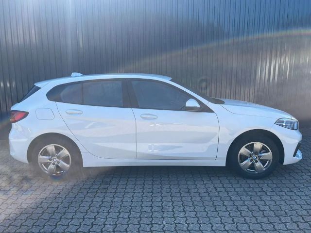 BMW 118 118i 5-deurs Sedan