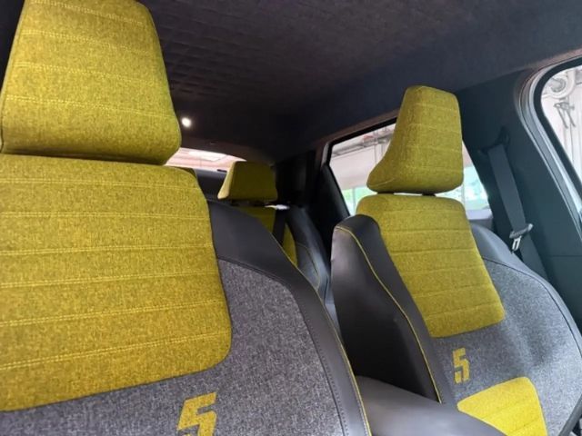 Renault 5 E-Tech Iconic