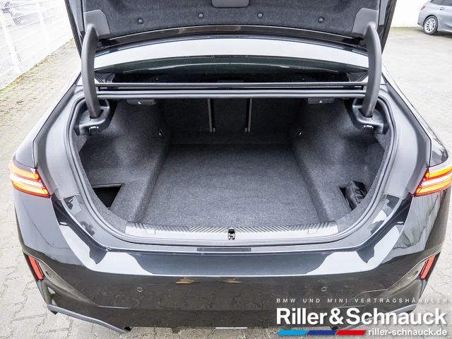 BMW 520 520i M-Sport Sedan