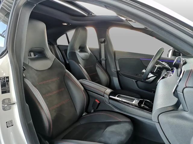 Mercedes-Benz CLA 180 AMG Line Coupé