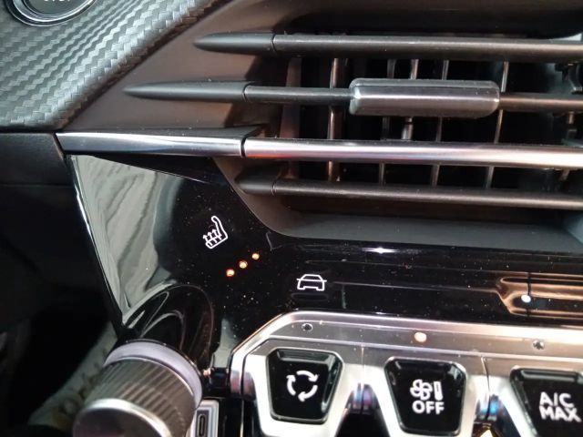 Peugeot 2008 1.2 136 A llure ACC+LED+SHZ+KlimaA+PDC+AUT