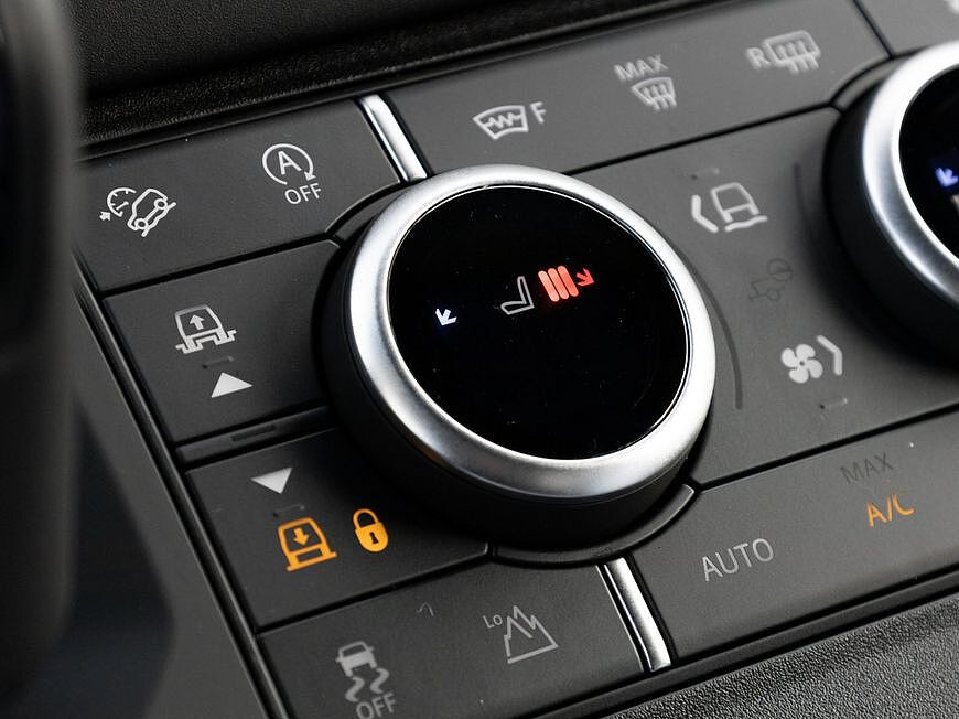 Land Rover Defender 110 Dynamic SE