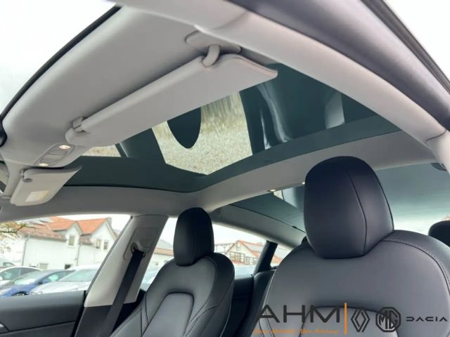 Tesla Model 3 RWD Standard Range