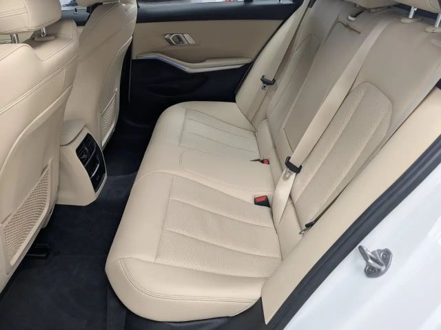 BMW 330 330e M-Sport