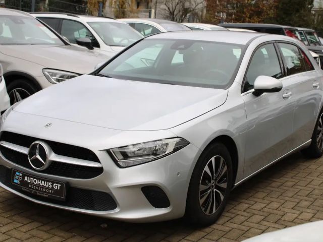 Mercedes-Benz A 180 A 180 d