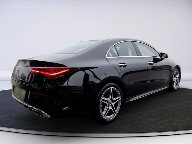 Mercedes-Benz CLA 200 AMG Line Coupé