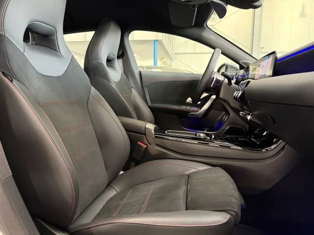 Mercedes-Benz CLA 200 AMG Line