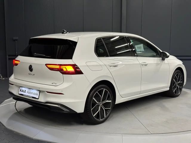 Volkswagen Golf 1.5 eTSI