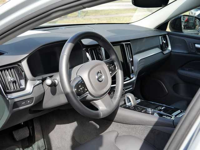 Volvo V60 AWD Plus T6