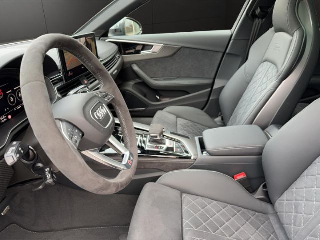 Audi RS4 Avant Quattro