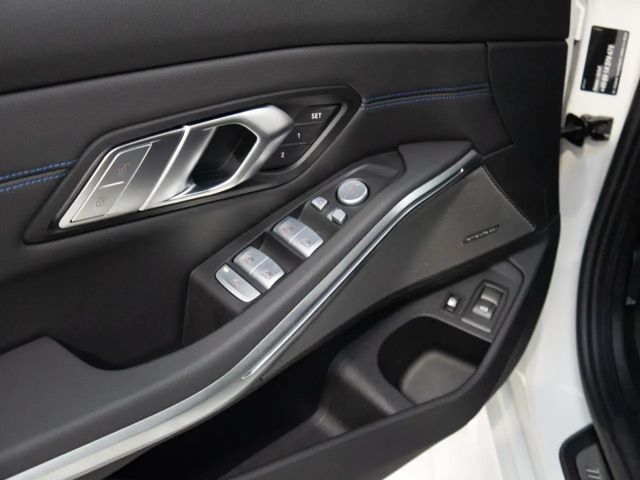 BMW 330 330e M-Sport Touring xDrive