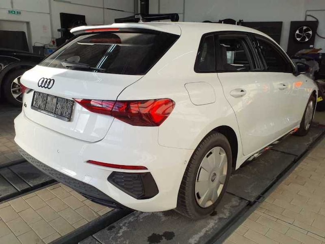 Audi A3 35 TFSI S-Line S-Tronic Sportback