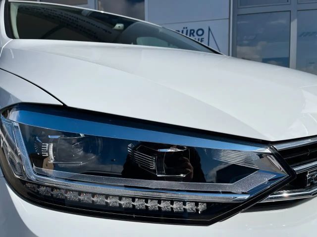 Volkswagen Touran 1.5 TSI DSG R-Line