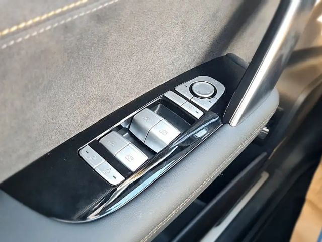 BYD Tang New Tang Flagship 108,8 kWh New Tang Flagship 1...