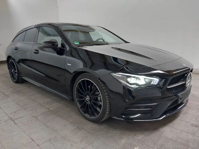 Mercedes-Benz CLA 200 AMG Line Shooting Brake