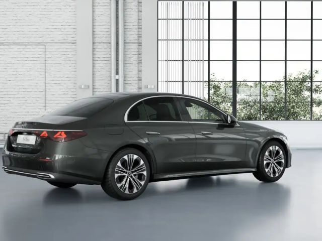 Mercedes-Benz E 200 Sedan