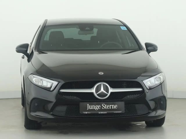 Mercedes-Benz A 180 A 180 d