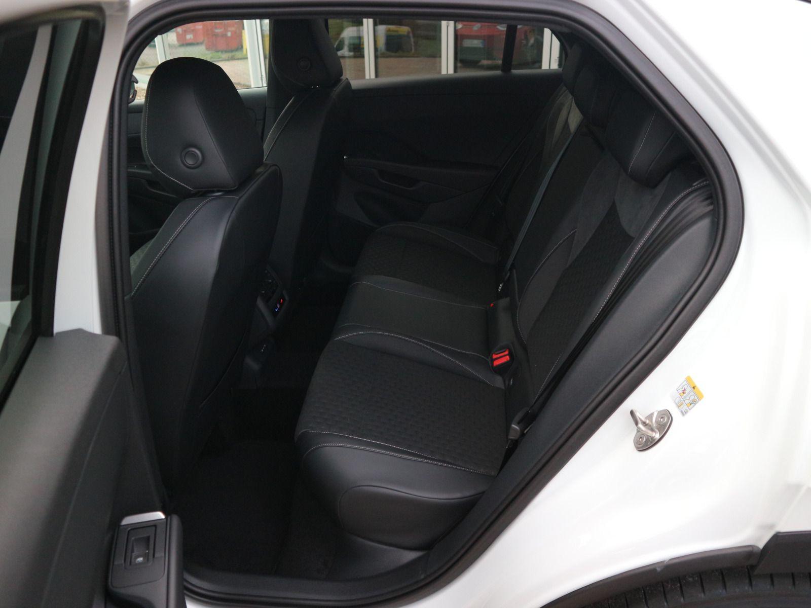 Volkswagen T-Roc 1.5 eTSI DSG R-Line