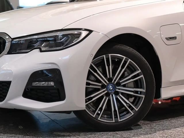 BMW 330 330e M-Sport Touring