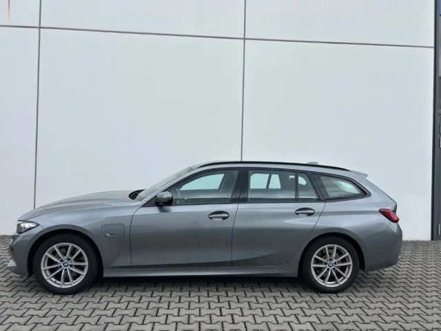 BMW 320 320e Touring