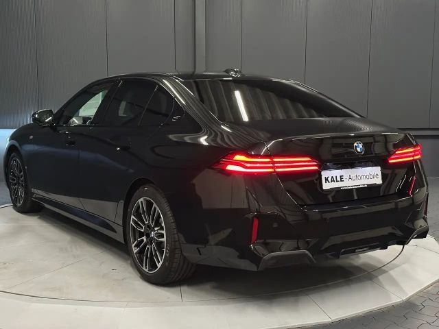 BMW 520 520d M-Sport Sedan