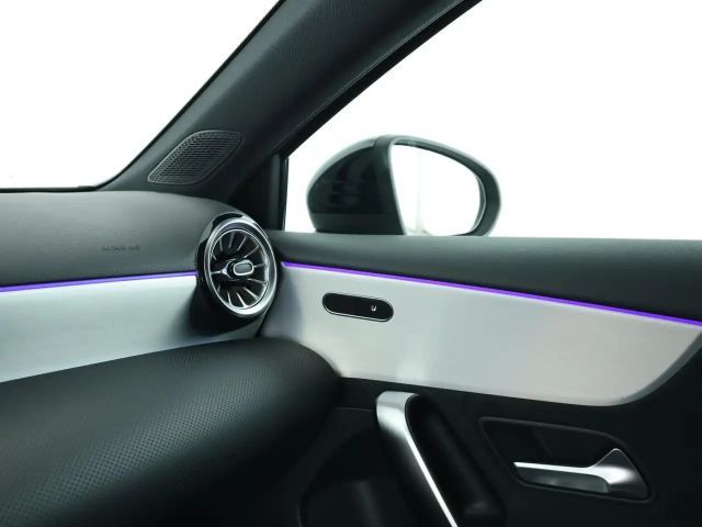 Mercedes-Benz A 220 A 220 d