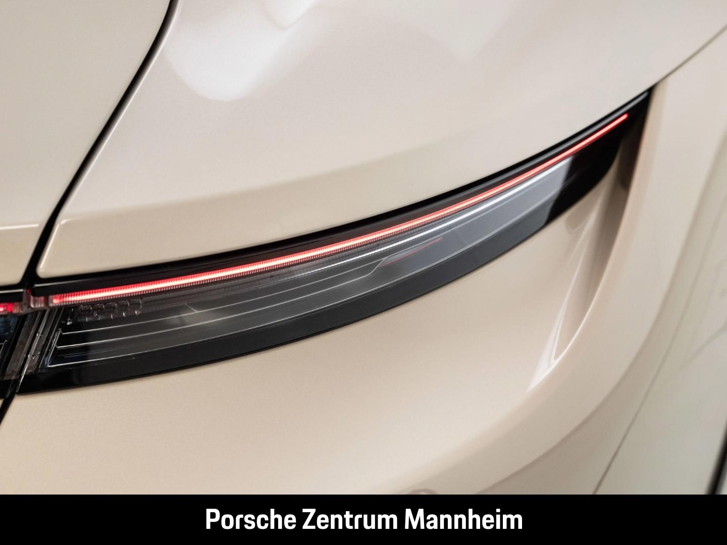 Porsche Taycan 4S Cross Turismo