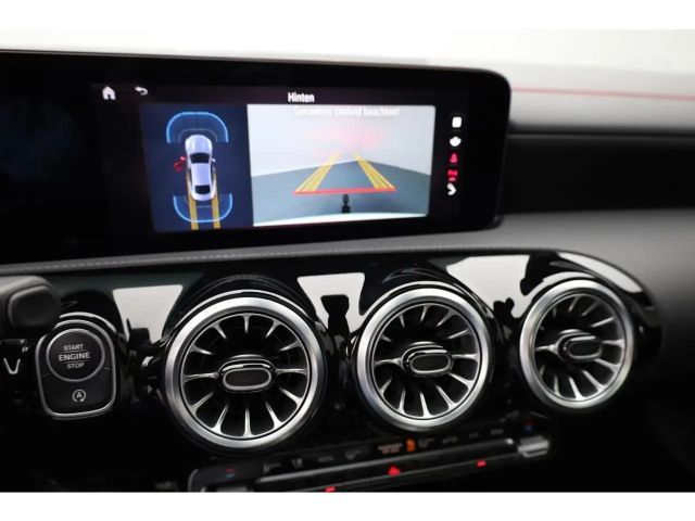 Mercedes-Benz CLA 200 AMG Line Coupé