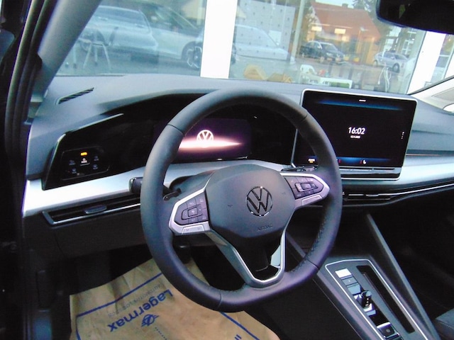 Volkswagen Golf Life Variant