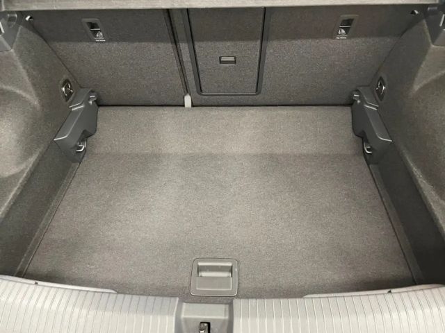 Volkswagen T-Roc Life Plus