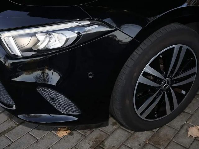 Mercedes-Benz A 250 A 250 e