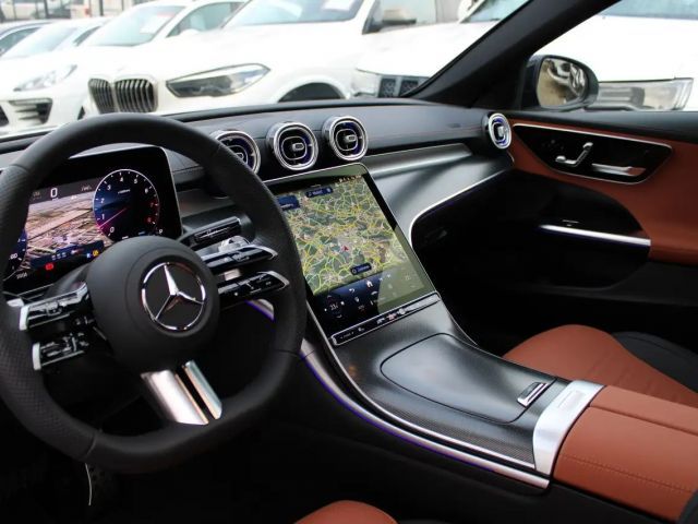 Mercedes-Benz C 200 AMG Line Sedan