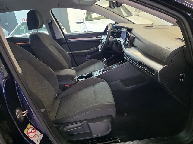 Volkswagen Golf Life Variant