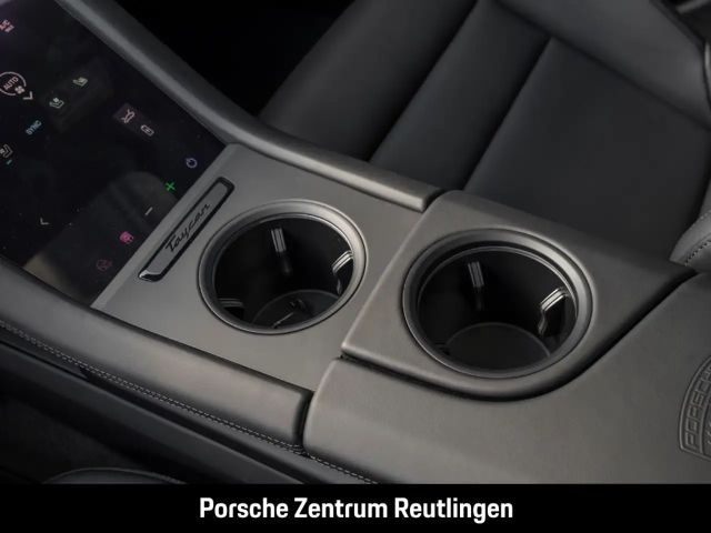 Porsche Taycan 4S Cross Turismo