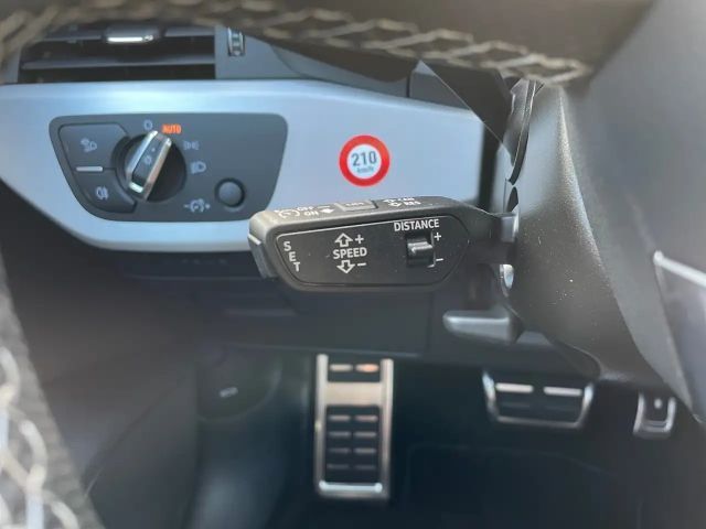 Audi A4 35 TFSI Avant S-Line