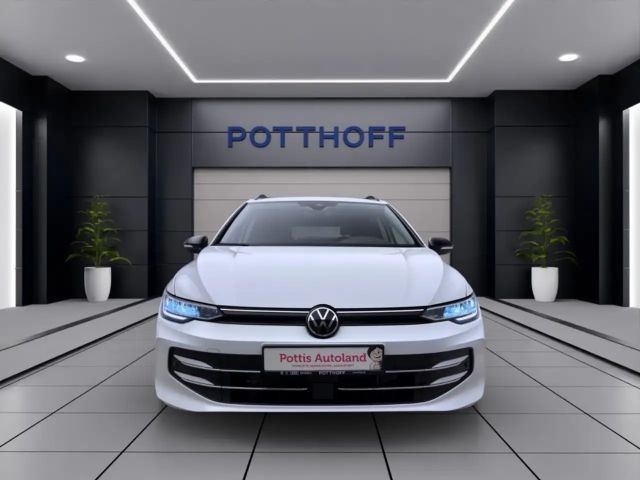 Volkswagen Golf 1.5 eTSI DSG Variant