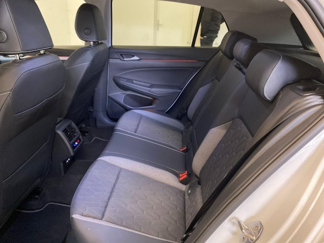 Volkswagen Golf 1.5 eTSI DSG Golf VIII