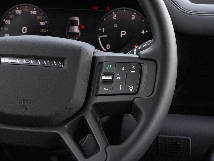 Land Rover Defender 110 Dynamic SE