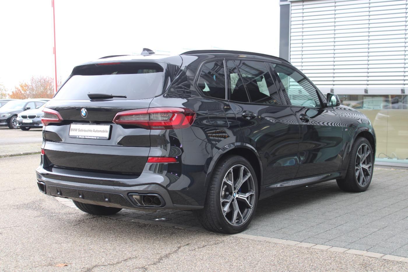 BMW X5 M50i