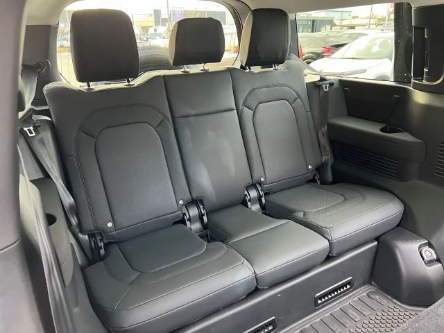 Land Rover Defender AWD P400 SE