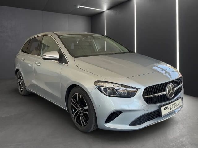 Mercedes-Benz B 200 Progressive Sedan