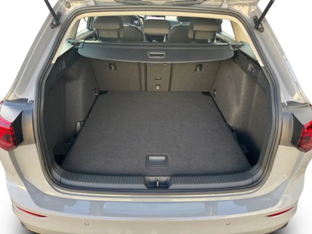 Volkswagen Golf Life Variant